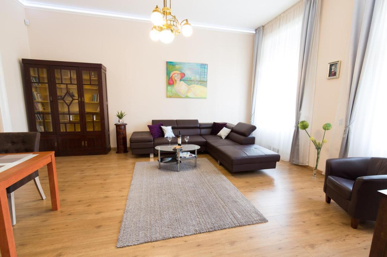 Elegant Apartment With Buda Castle View Budapest Eksteriør bilde