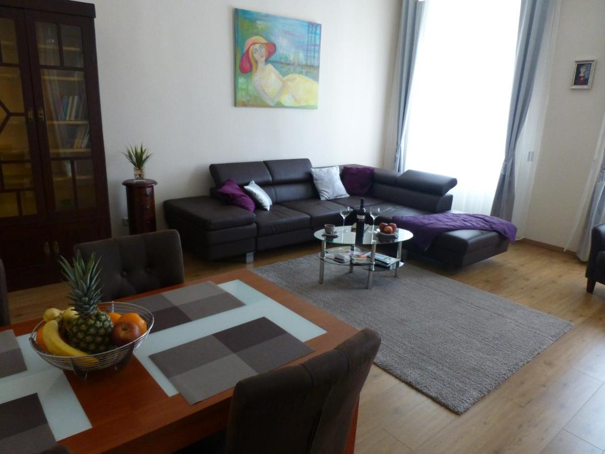 Elegant Apartment With Buda Castle View Budapest Eksteriør bilde