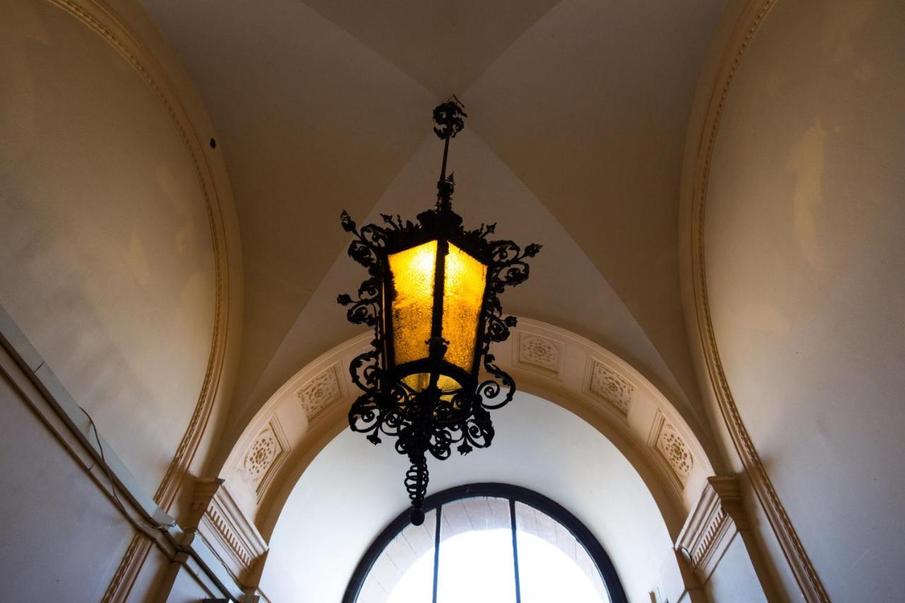 Elegant Apartment With Buda Castle View Budapest Eksteriør bilde